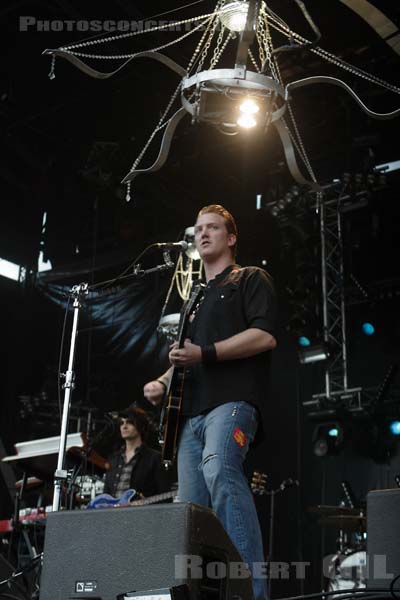 QUEENS OF THE STONE AGE - 2007-07-01 - CERGY - Base de Loisirs - Joshua Michael Homme III - Dean Anthony Fertita